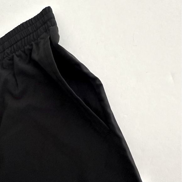 Gymshark S Training Contrast Loose Shorts 4" - Picture 4 of 5